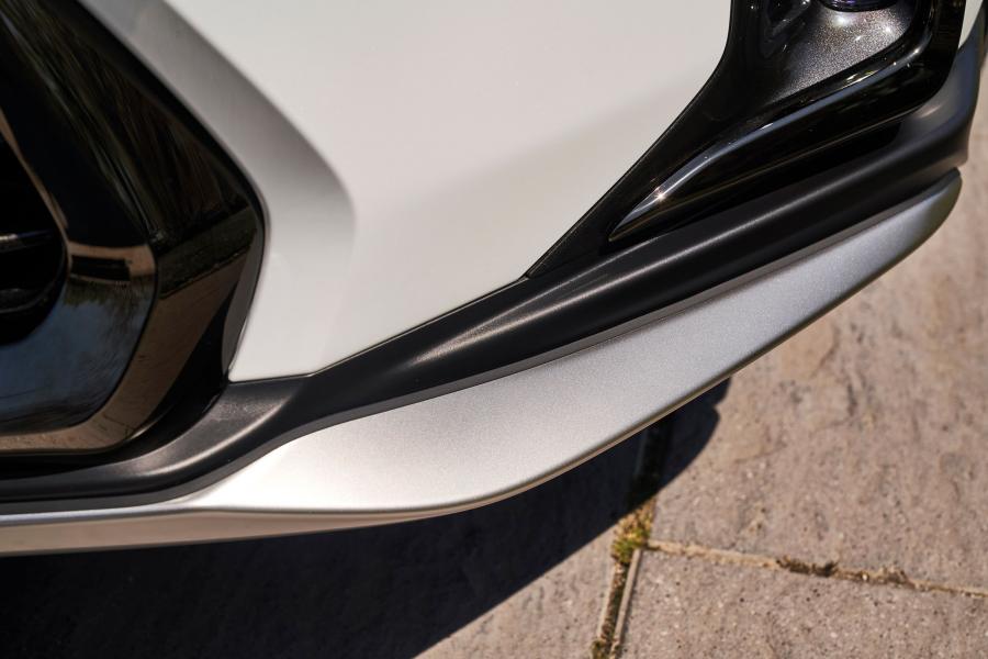 Детали экстерьера Lexus UX250h F-Sport Engawa 2019 года  (ES) (фото 9 из 11)